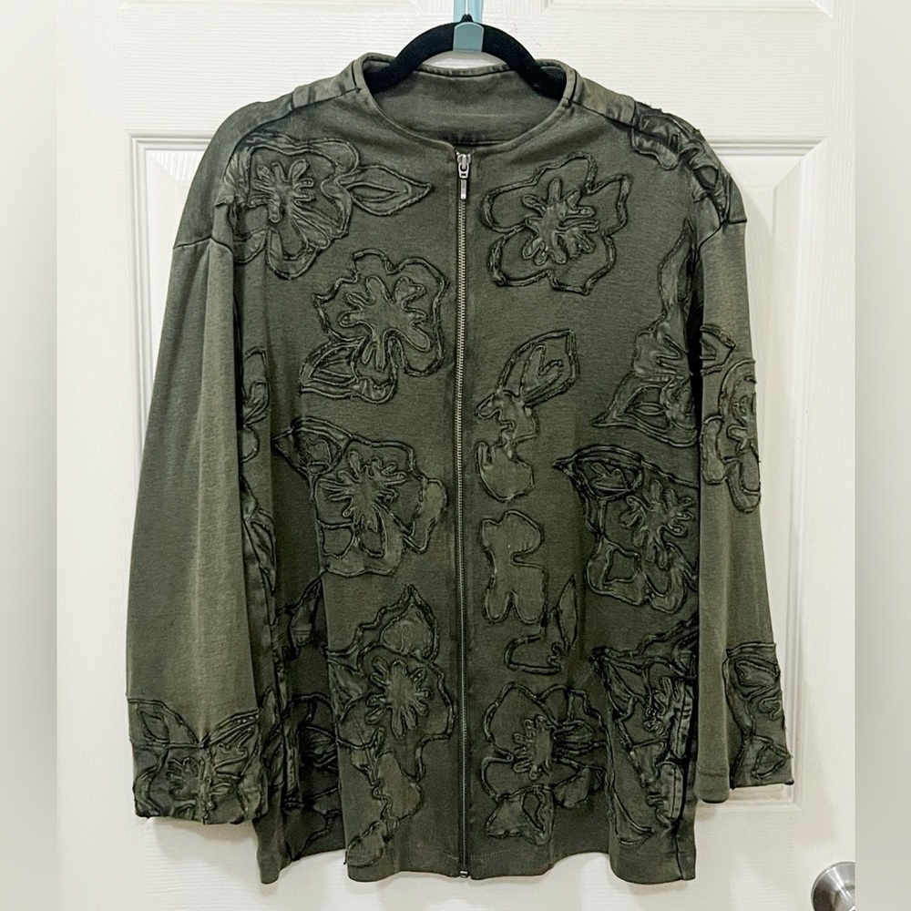 CHICO'S DARK GREEN FLOWERS ZIP DOWN
LADIES JACKET